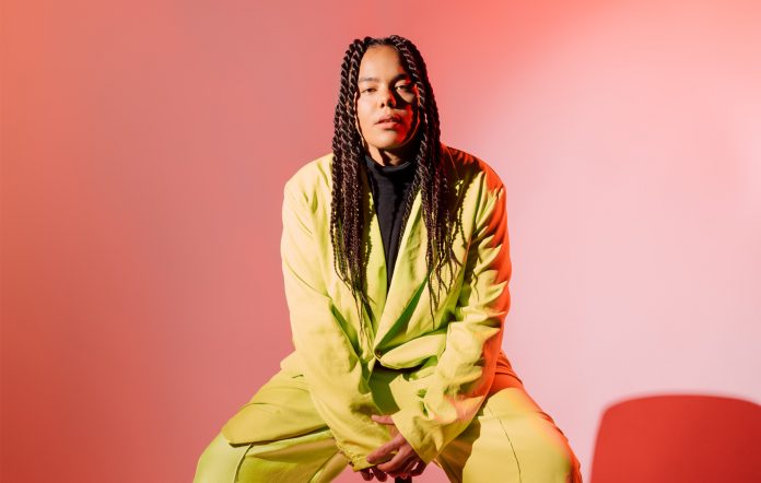 Feature: Jesswar - TROPIXX