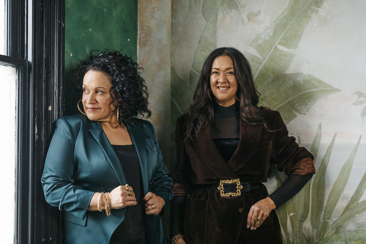 Feature: Vika & Linda - The Wait