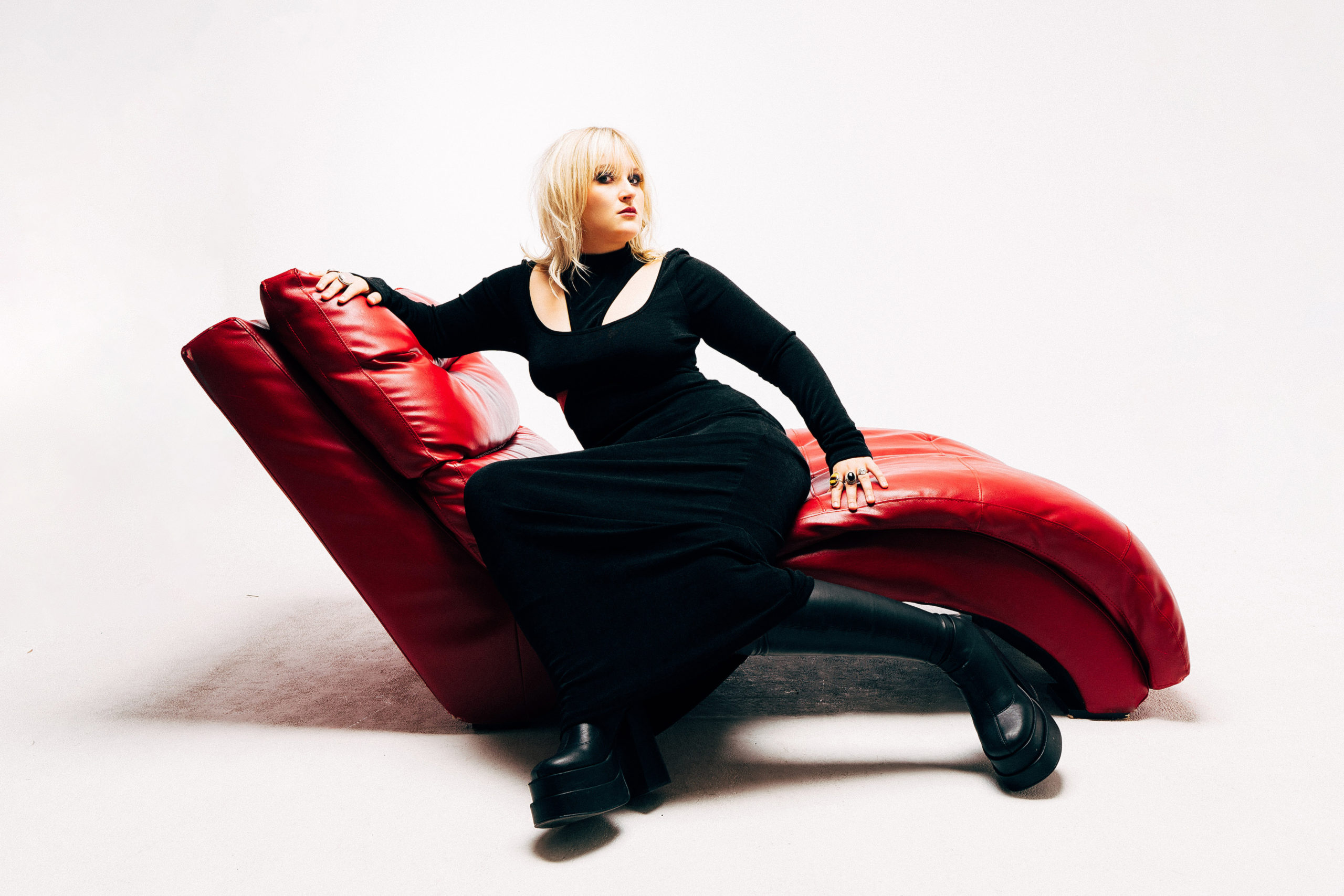 Feature: Siobhan Cotchin - Miss Reckless